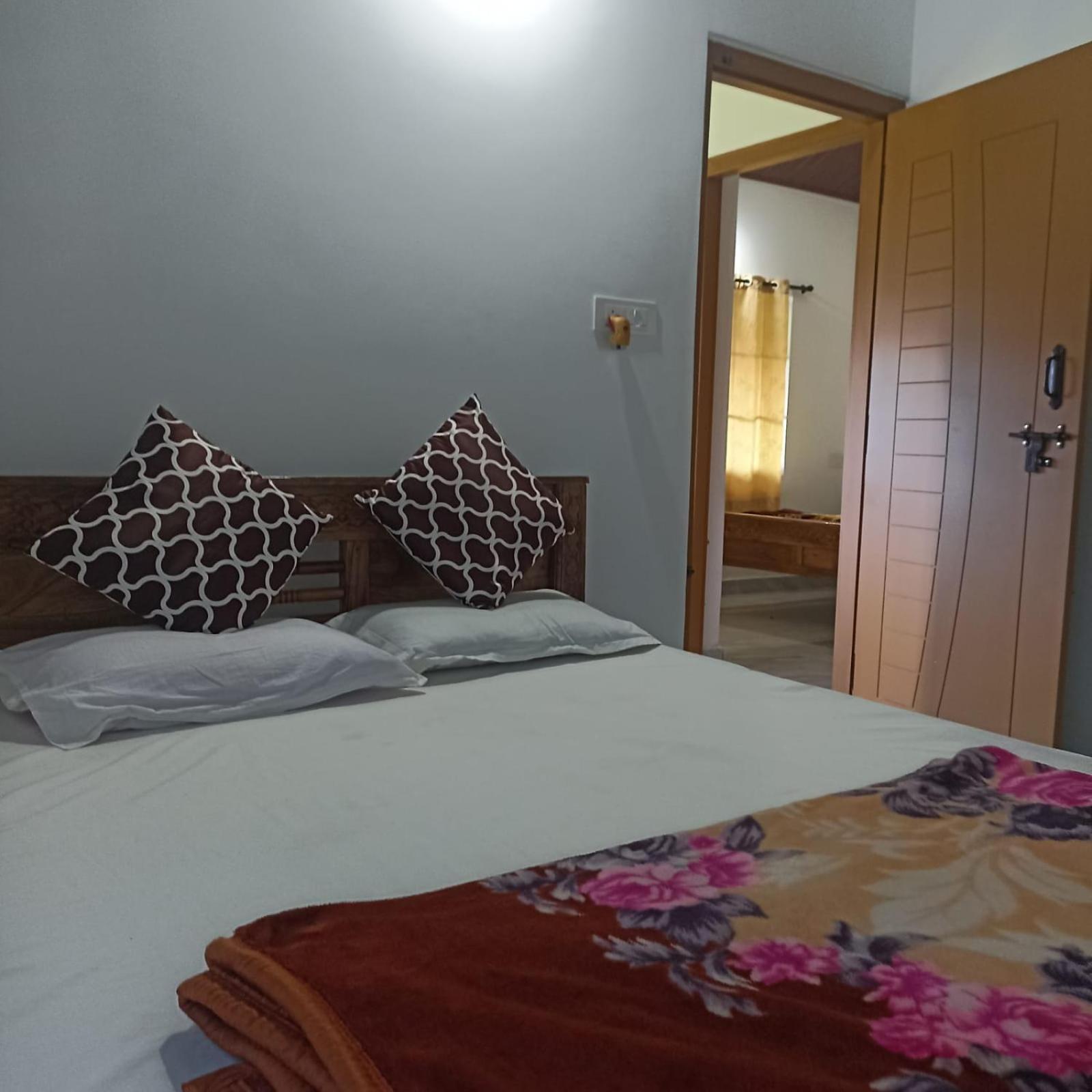 Cloudy Adobe Villa มาดิเครี ภายนอก รูปภาพ